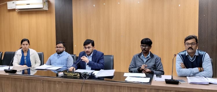 85 प्रतिशत से कम दाखिल खारिज करने वाले अधिकारी के छुट्टी पर रोक