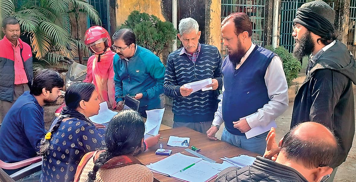 Ranchi news : बिजली वितरण निगम ने कैंप लगा कर सुनी उपभोक्ताओं की समस्या