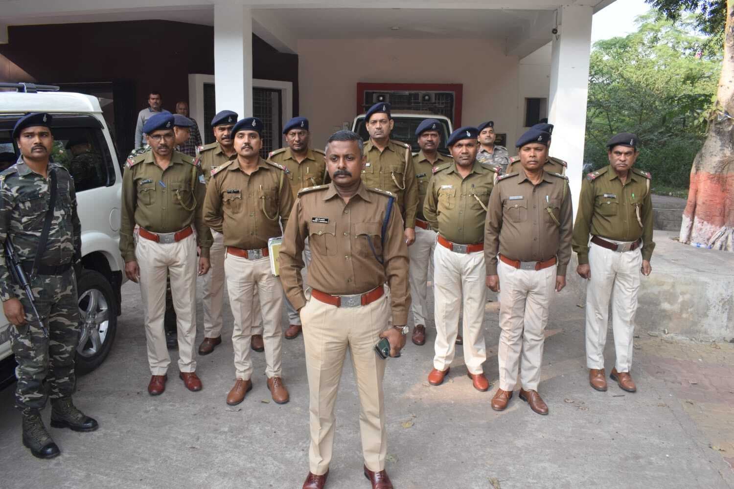 Dhanbad News: एसएसपी ने झरिया थाना के कई पदाधिकारियों को किया शो-कॉज