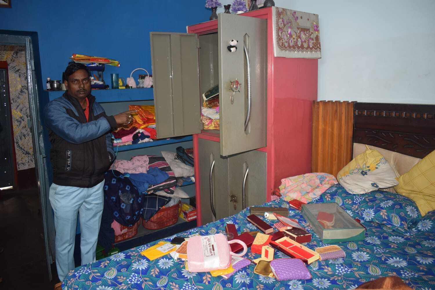 Dhanbad News: शादी में गया था क्लिनिक संचालक, घर में हो गयी छह लाख की चोरी