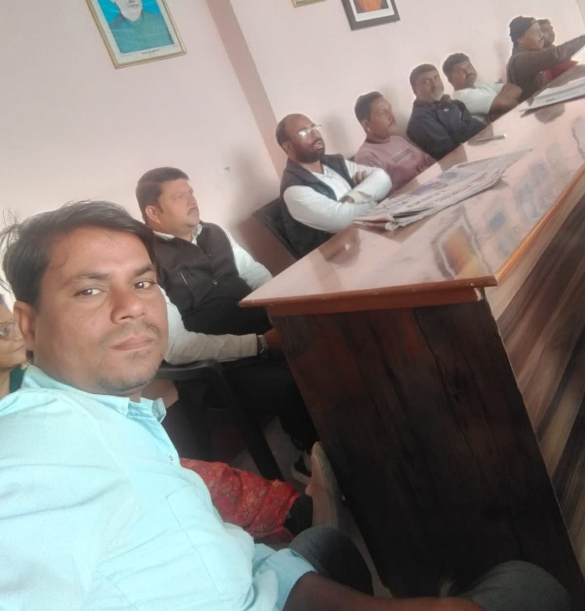 तेजस्वी यादव के कार्यक्रम को ले राजद महानगर ने की बैठक