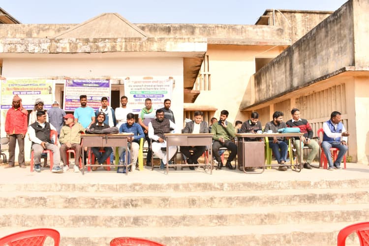 विशनपुर में आपके द्वार कार्यक्रम का किया गया आयोजन