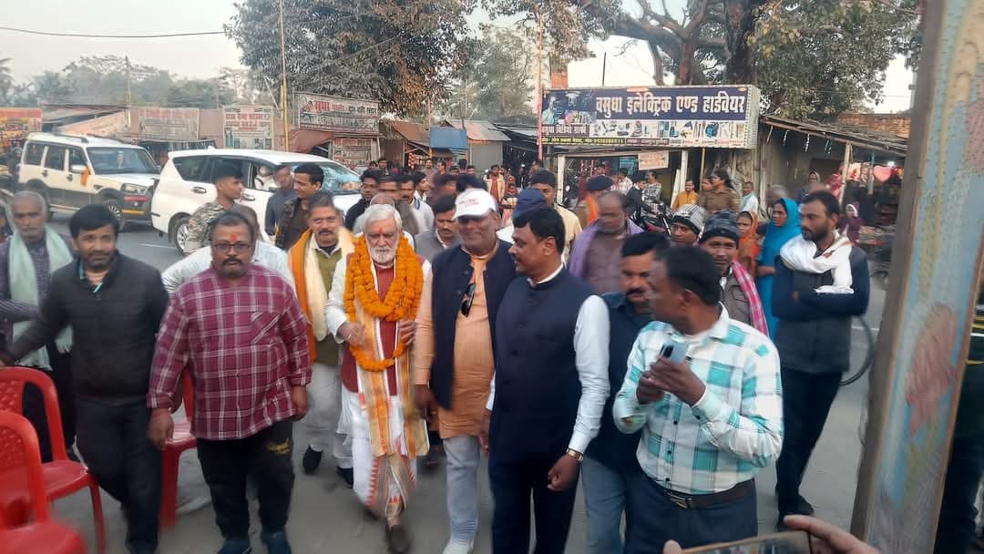 क्षेत्र भ्रमण के दौरान पूर्व केंद्रीय मंत्री का हुआ स्वागत