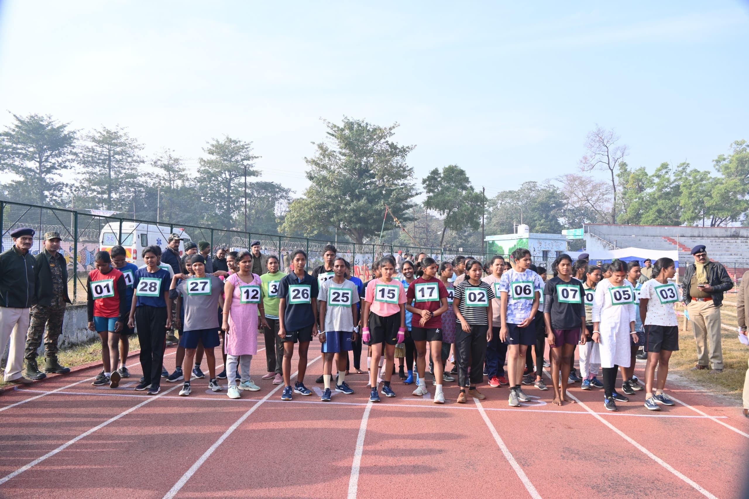 चौकीदार बनने के लिए दौड़े अभ्यर्थी