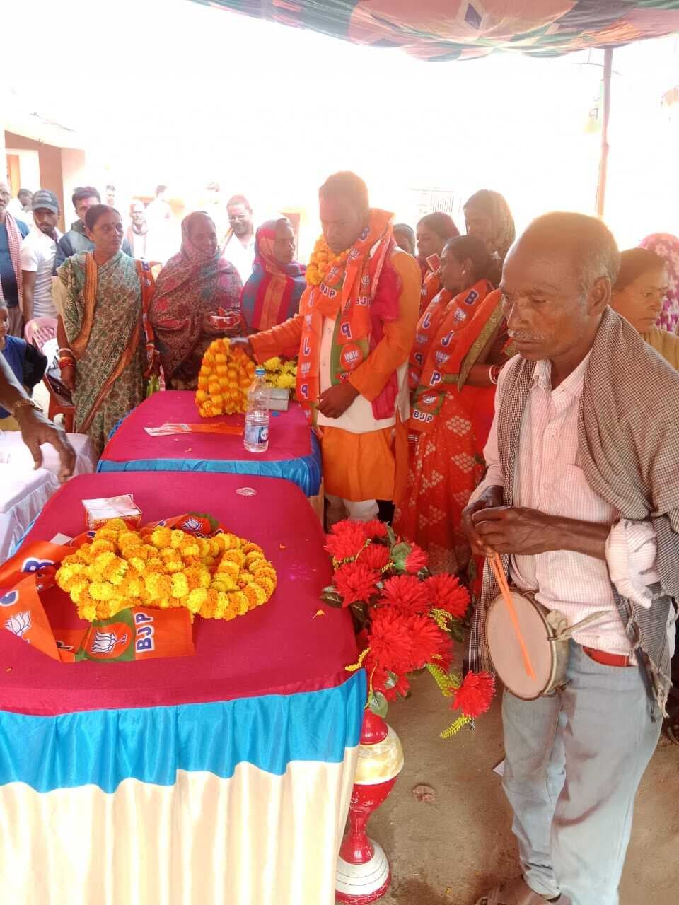 संदीप बने भाजपा पश्चिमी मंडल अध्यक्ष, तीन गुटों में दिखे कार्यकर्ता