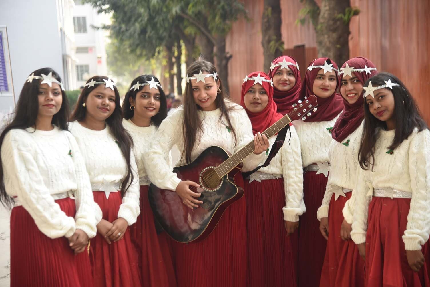 पटना वीमेंस कॉलेज में हिंदी और अंग्रेजी कैरोल सिंगिंग में भूगोल की छात्राएं बनीं विजेता