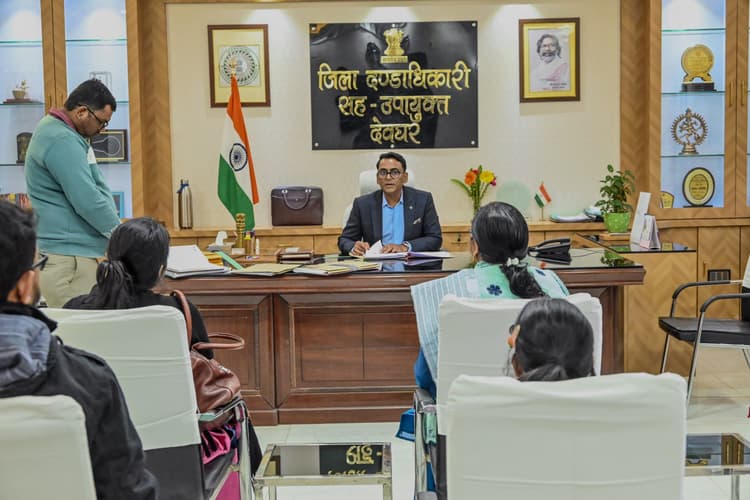 Deoghar news : अनाथ बच्चों को गोद लेने के लिए आगे आयें दंपती,  प्रशासन करेगा पूरा सहयोग : डीसी