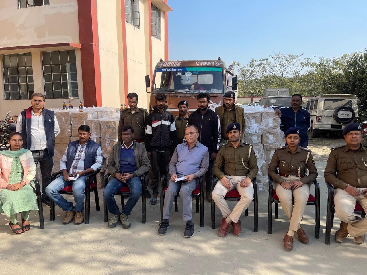 3555 लीटर विदेशी शराब के साथ दो तस्कर गिरफ्तार