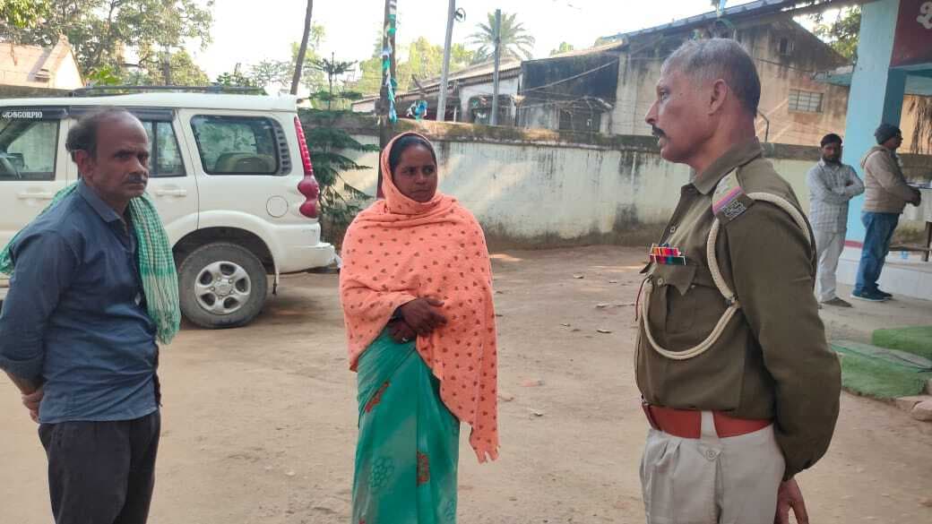 वार्ड सदस्य पर लगाया घर बनाने से रोकने का आरोप