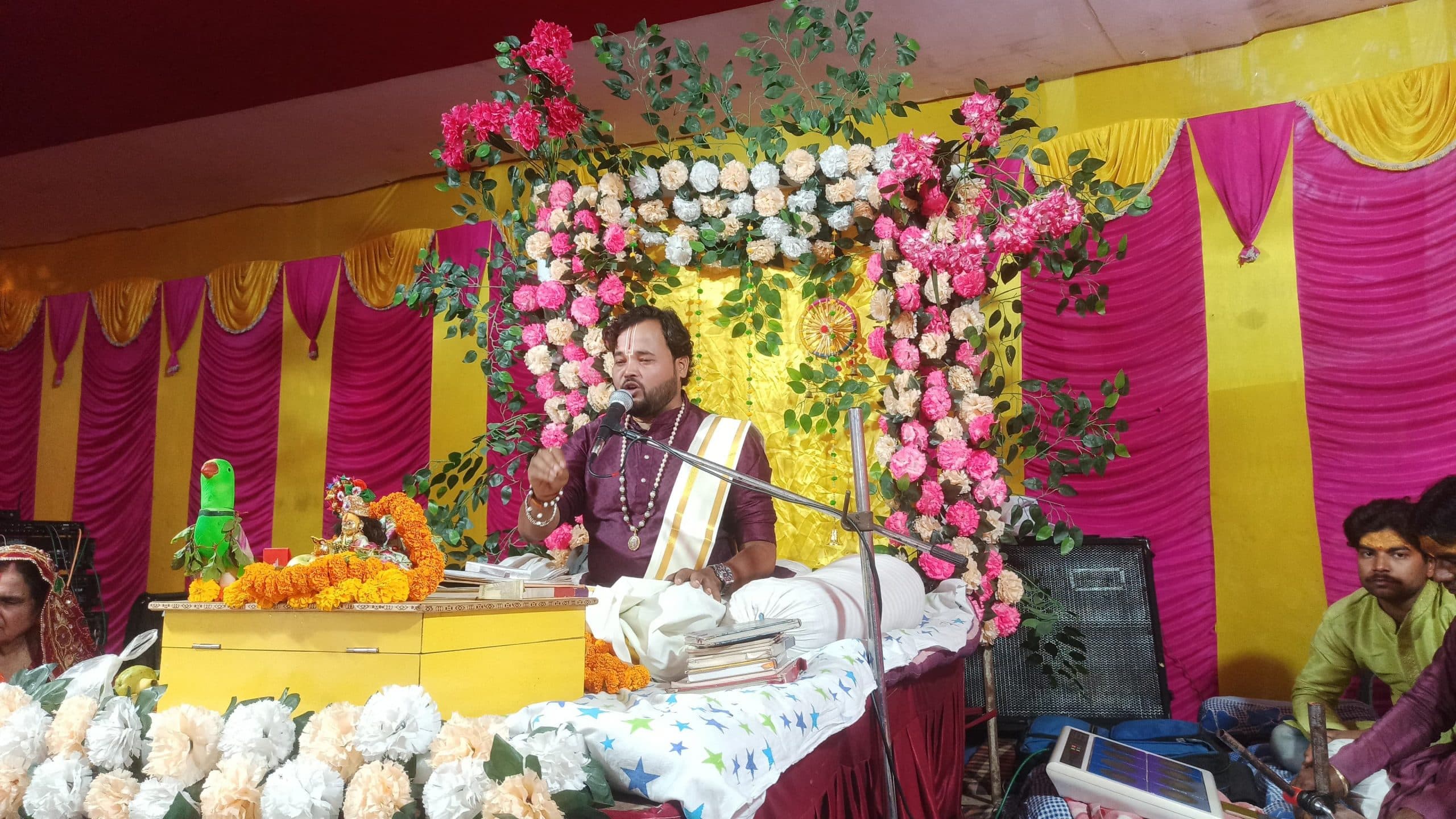 भक्त प्रह्लाद का प्रसंग सुनकर विभोर हुए श्रद्धालु