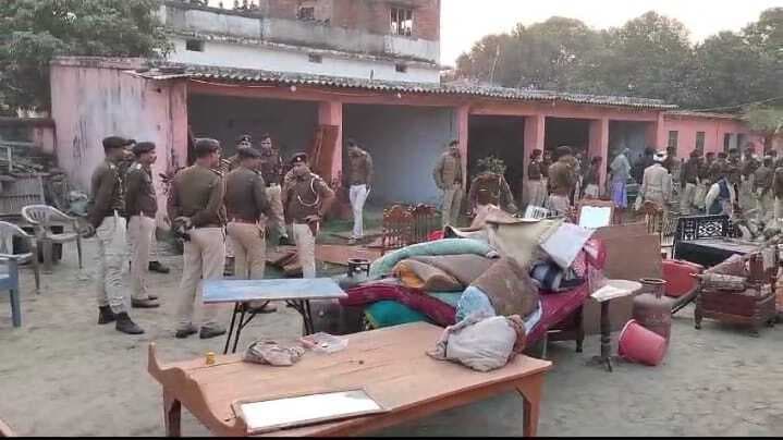 चर्चित विभव राय हत्याकांड के मुख्य आरोपित मंटू के घर का हुई कुर्की जब्ती