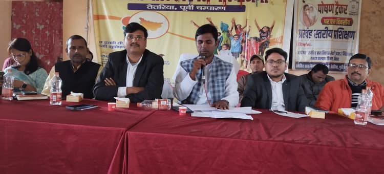 Motihari News :पंचायत समिति की हुई बैठक, मुखिया संघ ने किया बहिष्कार