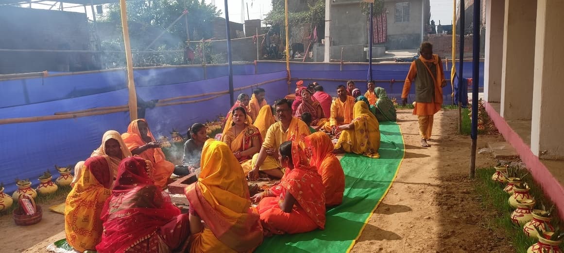 गायत्री महायज्ञ में 50 ग्रामीणों ने विधि-विधान से ली दीक्षा