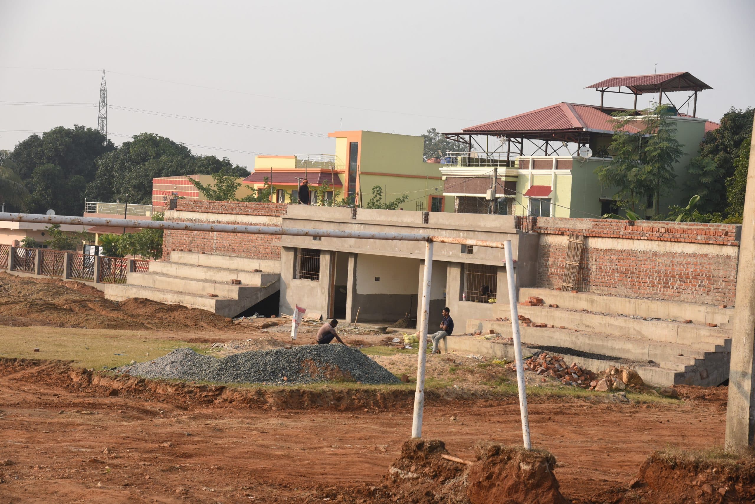 Jamshedpur News : बिरसानगर में स्टेडियम बनाने का विरोध, काम रोका, जानिये क्या कह रहे लोग