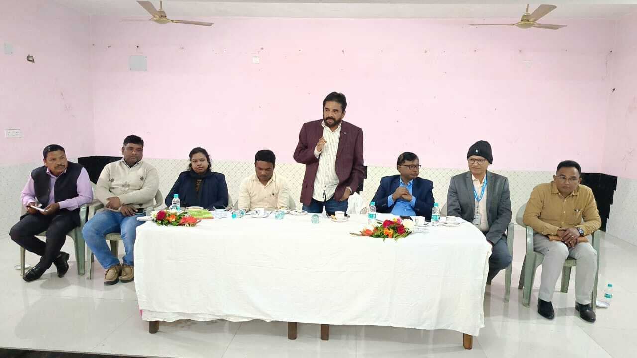 East Singhbhum : उपभोक्ताओं से दुर्व्यवहार न करें बैंककर्मी : समीर मोहंती