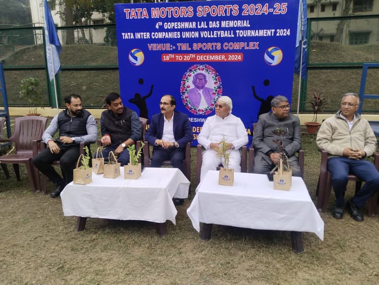 टेल्को वालीबॉल स्टेडियम में तीन दिवसीय इंटर यूनियन वालीबॉल टूर्नामेंट का शुभारंभ