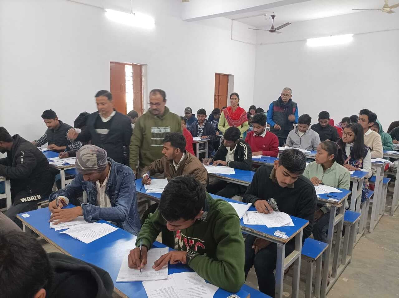 यूजी प्रथम सेमेस्टर की परीक्षा कदाचार मुक्त शुरू