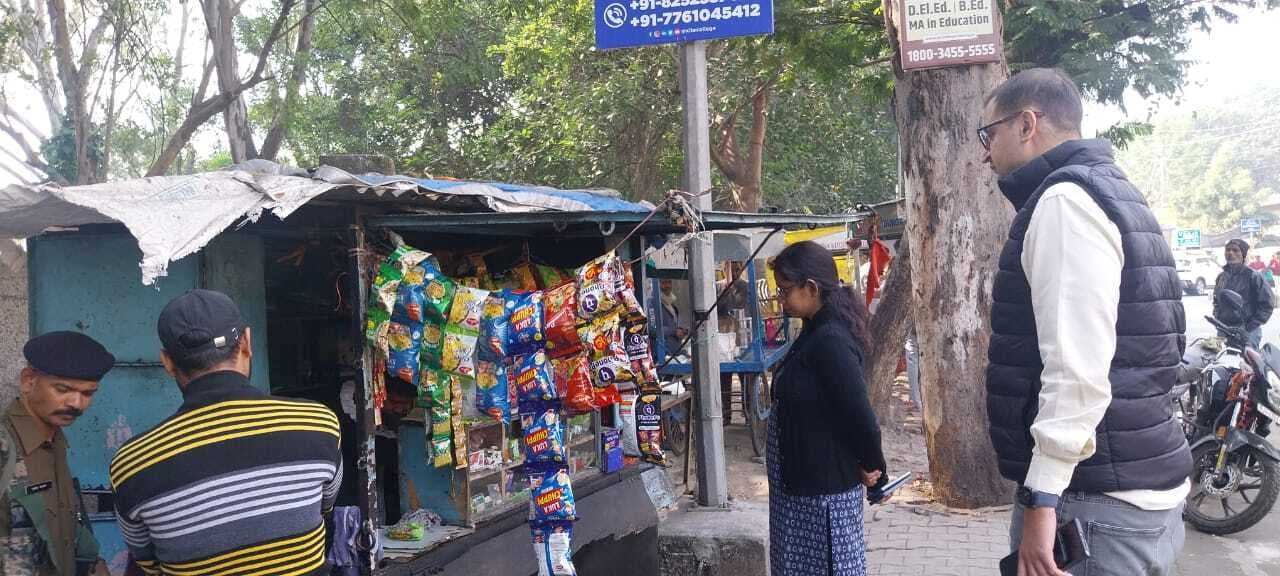 Jamshedpur News : कदमा केपीएस के पास एसडीओ ने की छापेमारी, वसूला जुर्माना