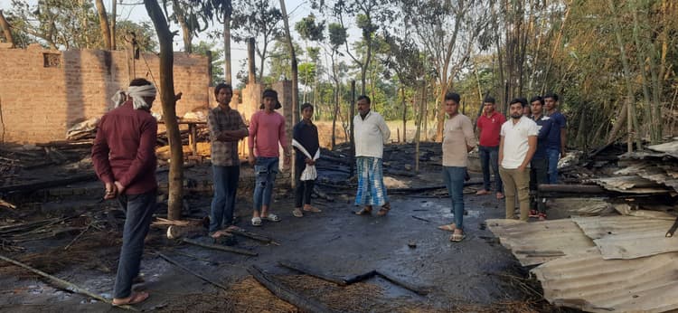 अगलगी में चार घर जले, दो लाख की संपत्ति का हुआ नुकसान