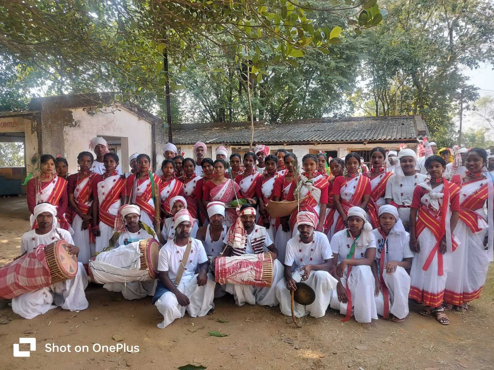 कई विभागों के टॉपर्स सम्मानित