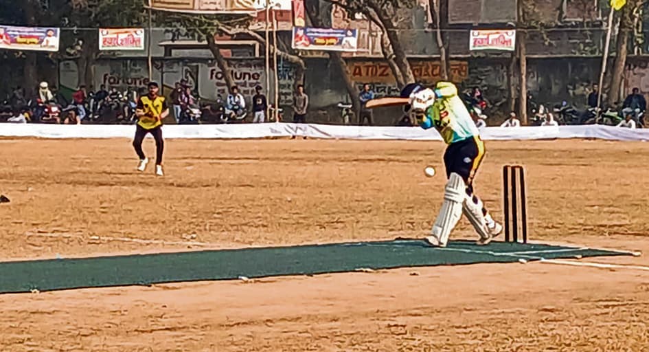 Buxar News: सुपर ओवर में मध्य प्रदेश ने पश्चिम बंगाल को किया पराजित