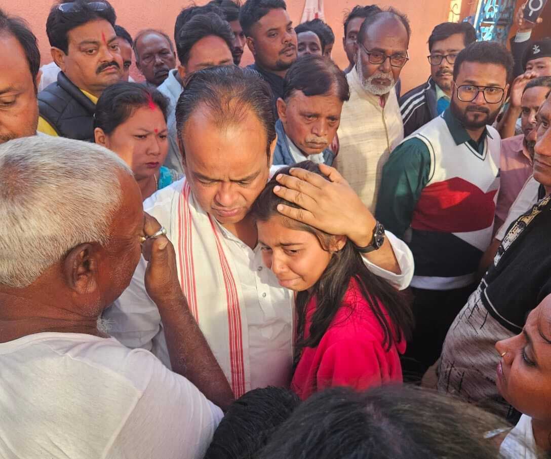 मंत्री डॉ इरफान ने मृतक के परिजन को दी आर्थिक मदद