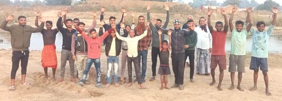 Aurangabad News : चेक डैम निर्माण की सूचना पर लभरी खुर्द के लोगों में आक्रोश