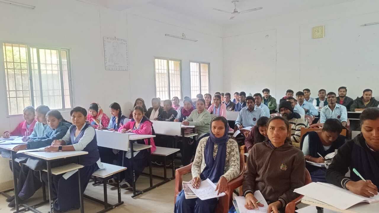 Chaibasa News : परिवार व समाज हित में नशीली दवाओं से दूरी बनायें युवा : डॉ दारा