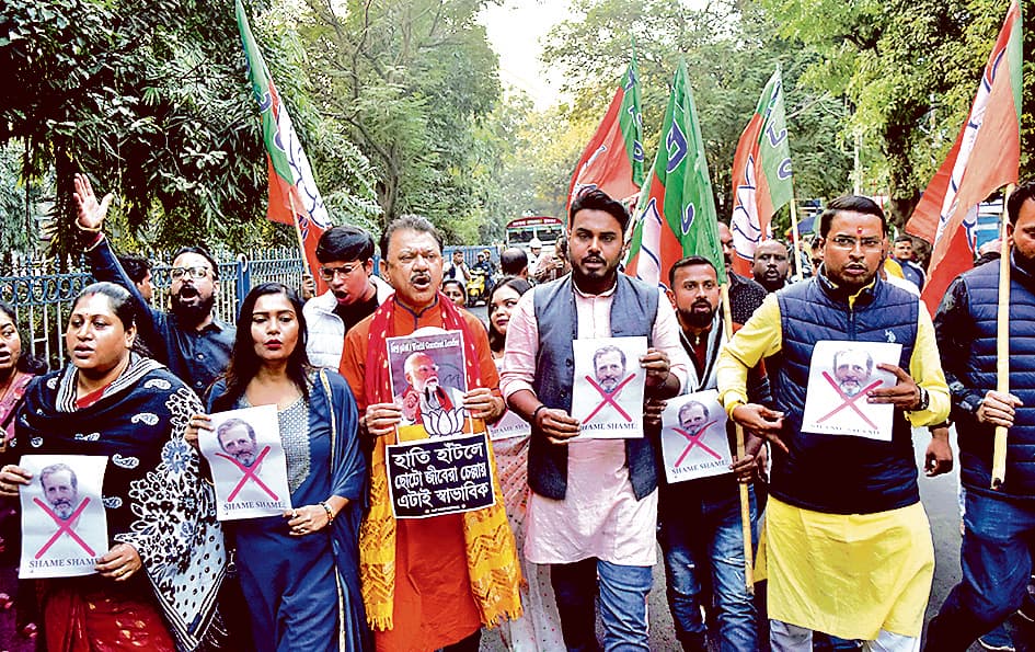 आंबेडकर मुद्दे पर इंटाली में कांग्रेस व भाजपा समर्थक भिड़े, एक पुलिसकर्मी का सिर फटा