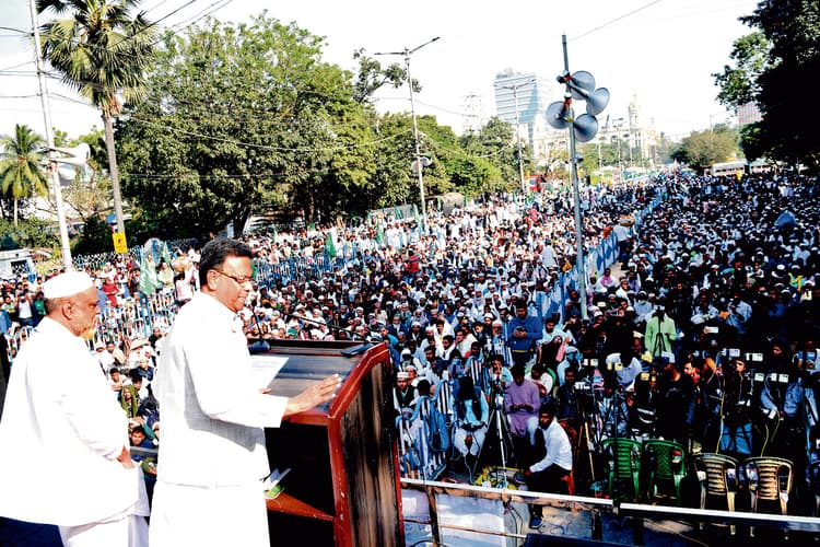 वक्फ की संपत्ति नहीं ले सकती मोदी सरकार : फिरहाद