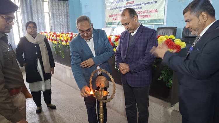 Seraikela News : पॉक्सो अधिनियम की संवेदनशीलता और बच्चों के अधिकारों की रक्षा करना अत्यंत महत्वपूर्ण : पीडीजे