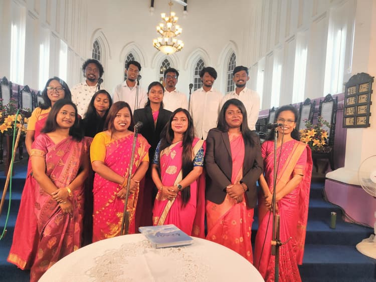 ranchi news : प्रभु यीशु के जन्म का संदेश दे रही युवाओं की टोलियां