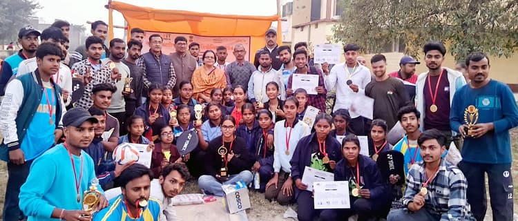 नेहरू युवा केंद्र में कलस्टर मीट, खेल में दिखाये हुनर