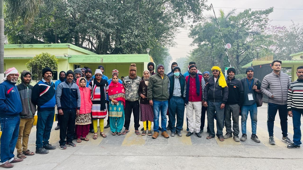 Jamshedpur news. विरोध-प्रदर्शन के बाद छह मजदूरों को पुन: काम पर रखा