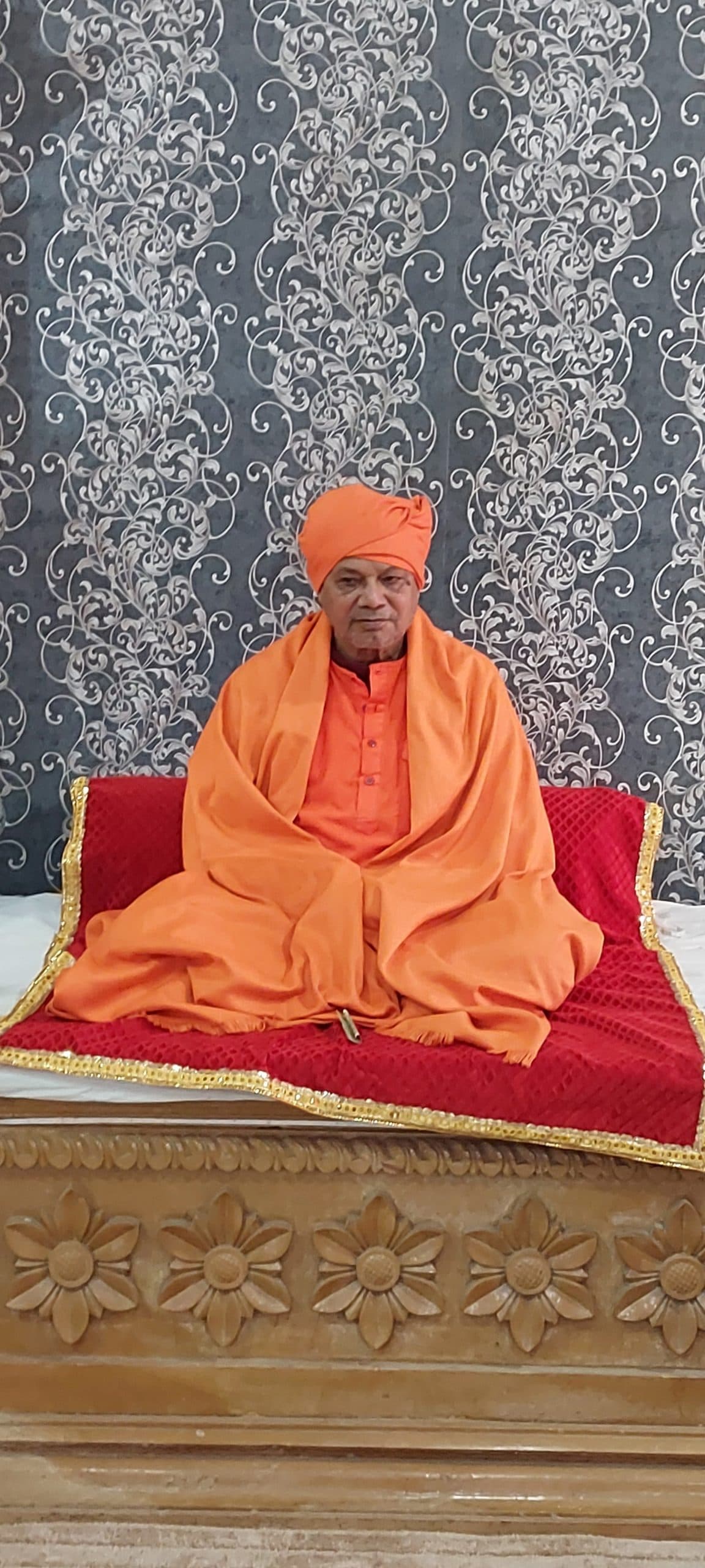 महर्षि मेंही परमहंस के बताये  रास्ते पर चलकर ही सदगति की होगी प्राप्ति: स्वामी स्वरूपानंद