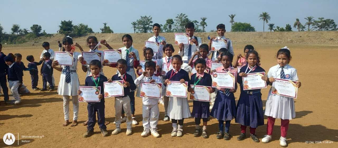 गर्ल्स की 50 मीटर की दौड़ में प्रथम काजल व ब्वॉयज में प्रियांशु ने मारी बाजी