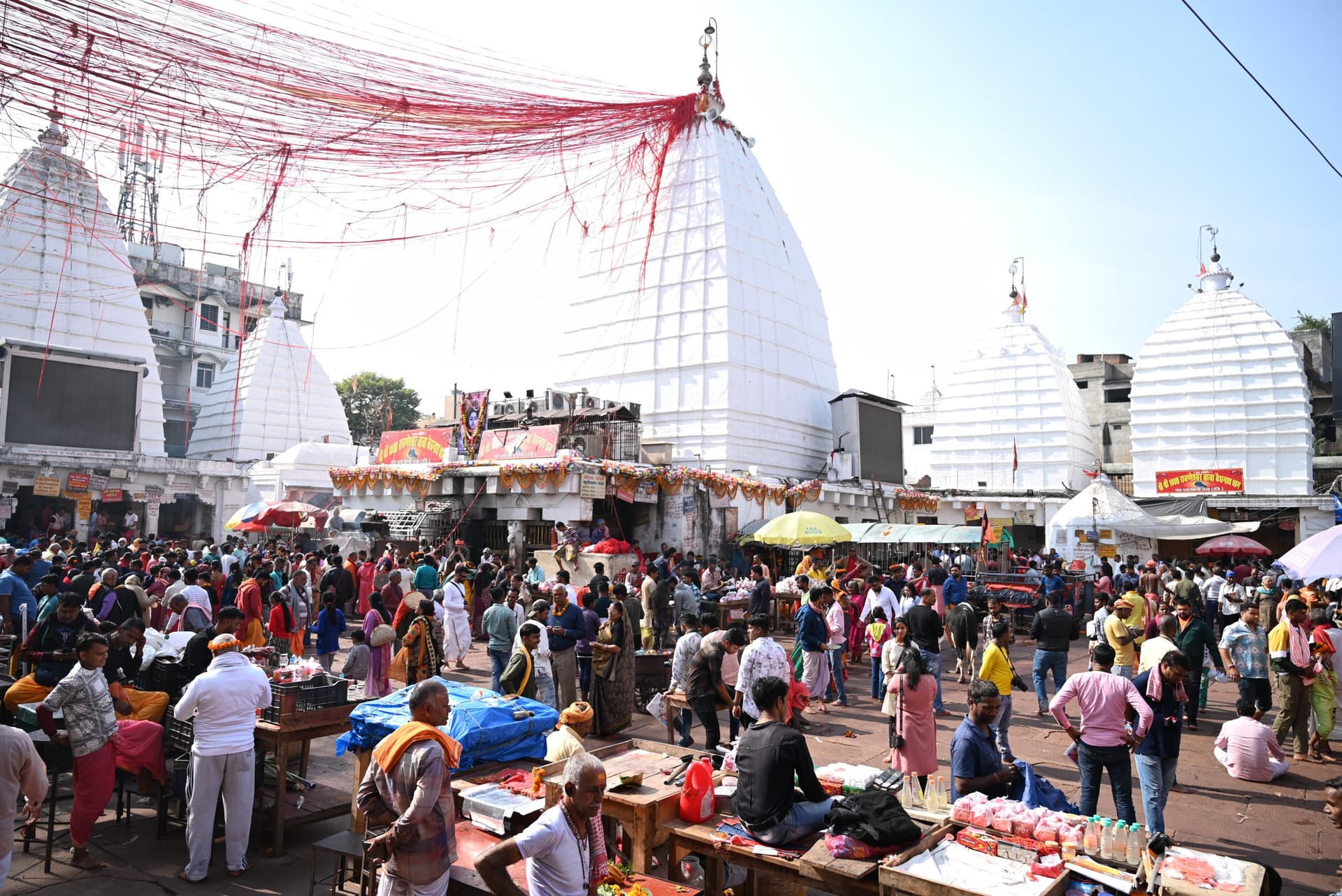 Deoghar News : नववर्ष पर फूलों से बाबा मंदिर की होगी भव्य सजावट