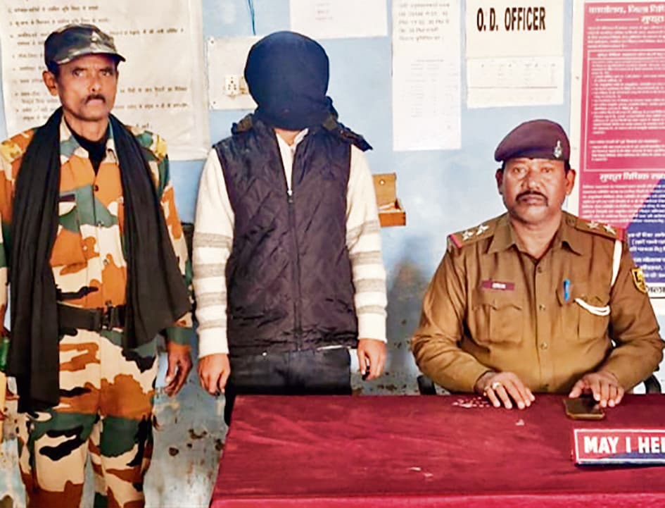 Chhapra News : 14 आपराधिक मामलों में आरोपित अपराधी लालबाबू मियां उर्फ आफताब आलम पकड़ाया