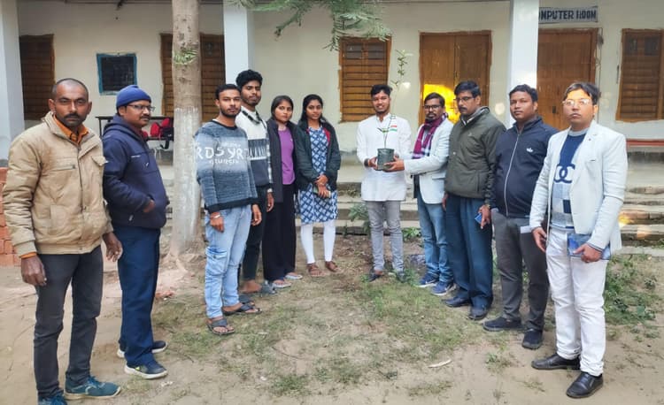 अभाविप के सदस्यों ने किया पौधरोपण