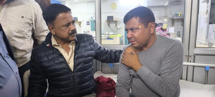 Giridih News: हाइकोर्ट के आदेश के बाद भी होती रही प्रवेश शुल्क की वसूली