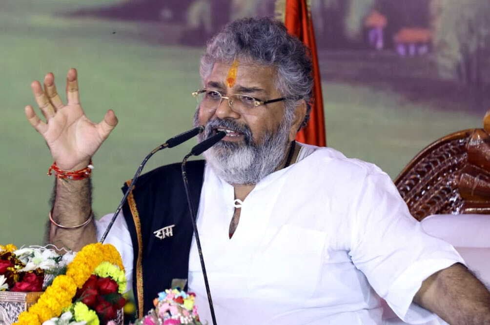 कुत्ते के हमले से फिसल गये आचार्य मुरलीधर, कूल्हे की हड्डी टूटी