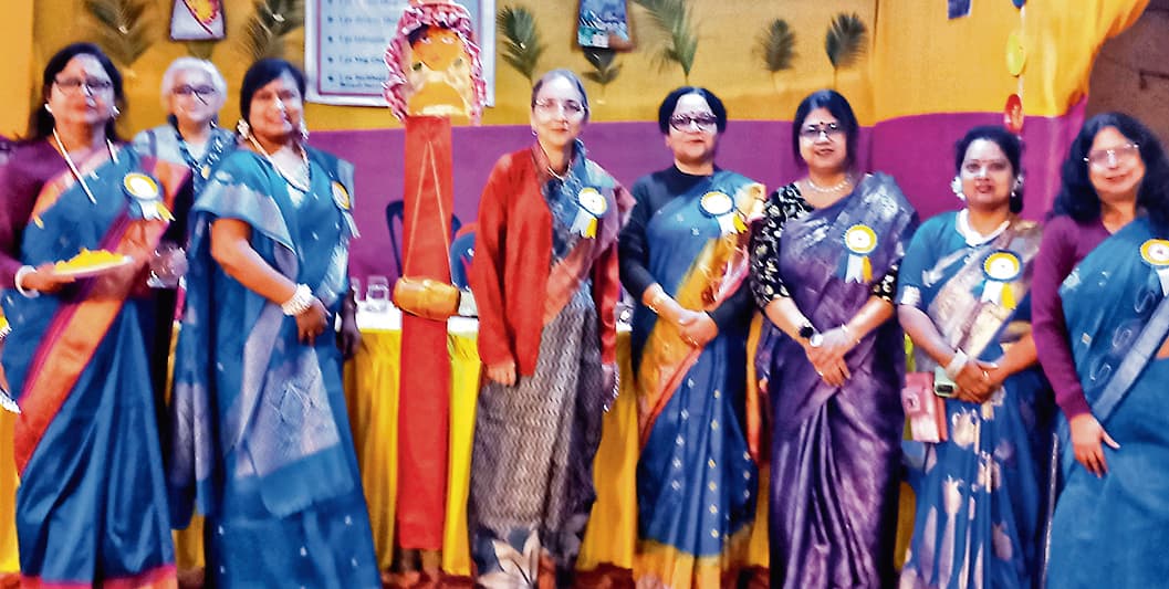 Dhanbad News : सांस्कृतिक कार्यक्रम के साथ लिंडसे क्लब का पौष पार्बन मेला शुरू