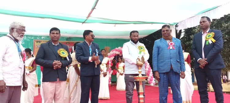 संत जोसेफ इंटर कॉलेज में मना क्रिसमस गैदरिंग