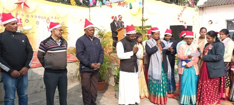 विद्यालयों में क्रिसमस गैदरिंग मनाया गया