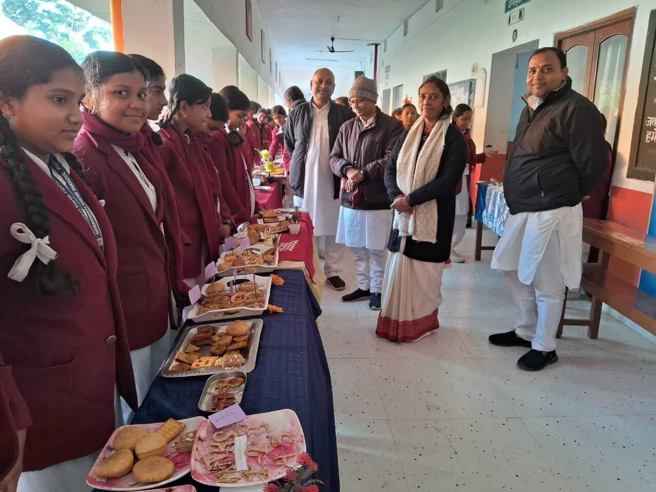श्रीनिवास रामानुजन की जयंती पर बच्चों ने प्रस्तुत किये आकर्षक मॉडल
