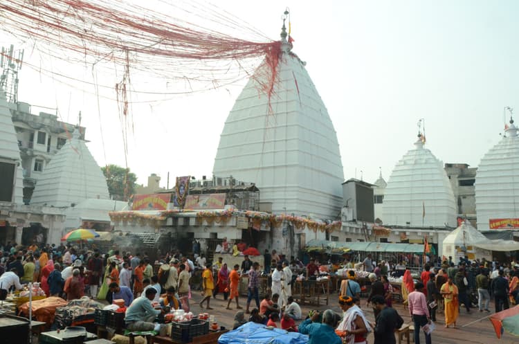 Deoghar News : 25 हजार श्रद्धालुओं ने किये जलार्पण