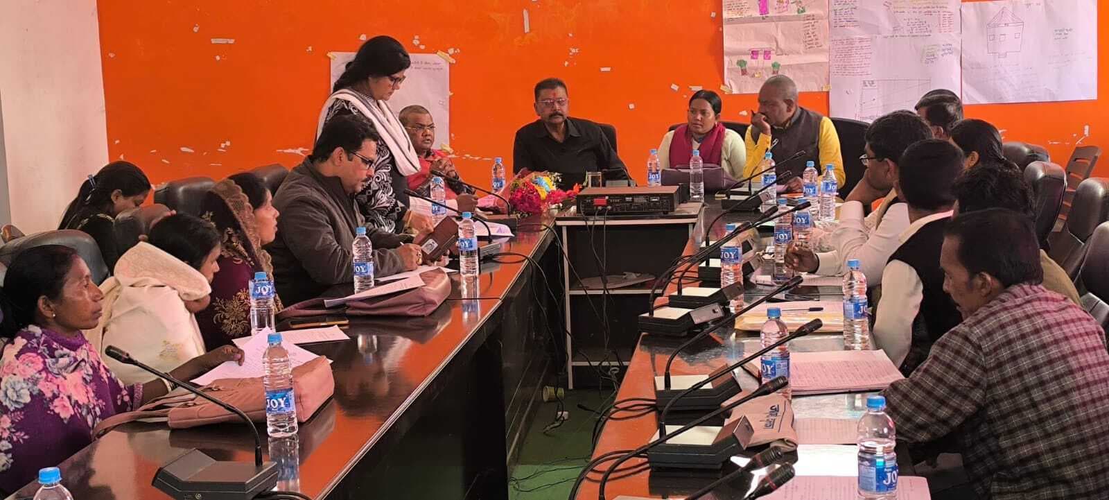 योजनाओं का लाभ जरूरतमंदों तक पहुंचे : देवेंद्र कुंवर