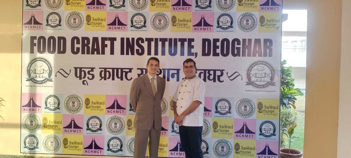 Deoghar News : छात्रों को मिली अंतरराष्ट्रीय  व्यंजन बनाने की ट्रेनिंग
