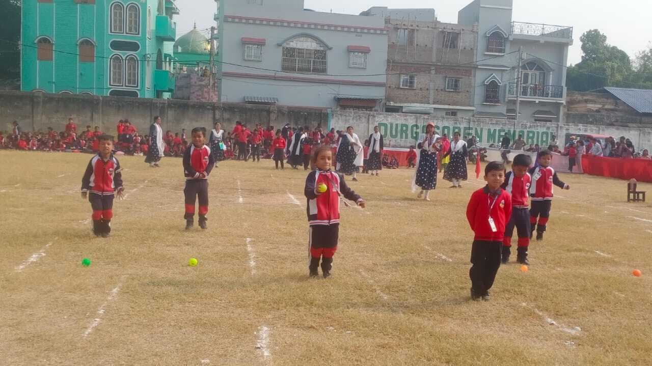 वार्षिक खेलकूद प्रतियोगिता में बच्चों ने बढ़-चढ़कर लिया हिस्सा
