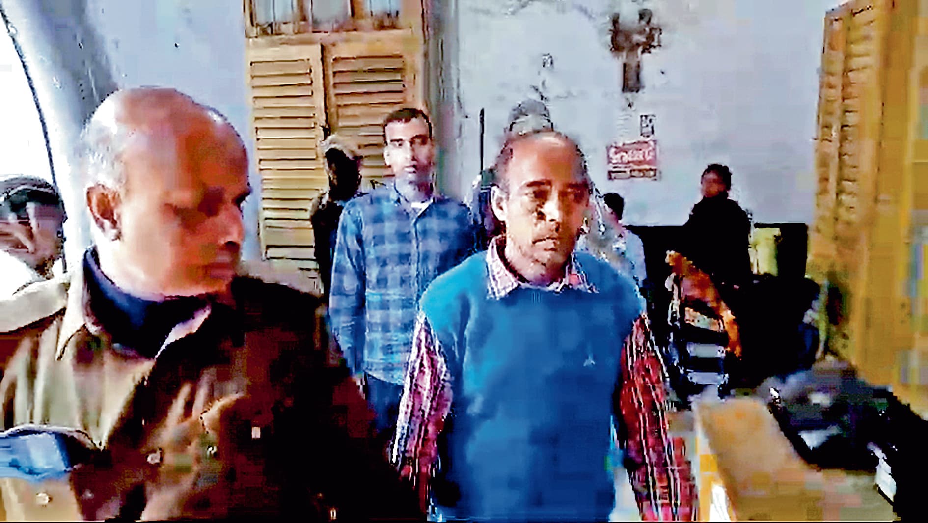 पड़ोसी की हत्या के मामले में दोषी पिता-पुत्र को उम्रकैद